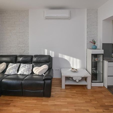 Apartment Center Ana نوفاليا المظهر الخارجي الصورة
